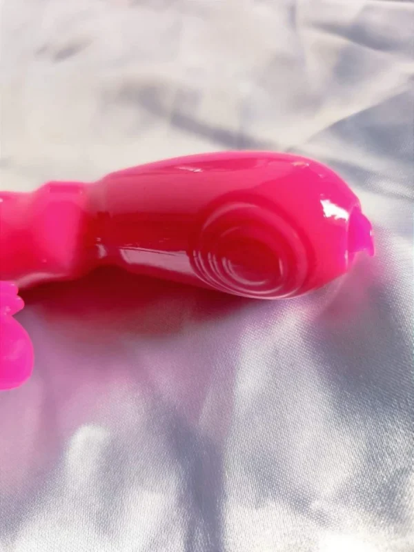 VIBRADOR COM ESTIMULADOR CLITORIANO 12 MODOS DE VIBRAÇÃO À PILHA (NÃO INCLUSA) - Imagem 4
