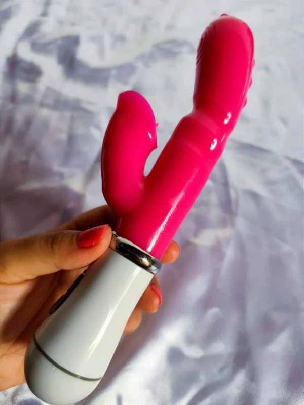 VIBRADOR COM ESTIMULADOR CLITORIANO 12 MODOS DE VIBRAÇÃO À PILHA (NÃO INCLUSA) - Imagem 11