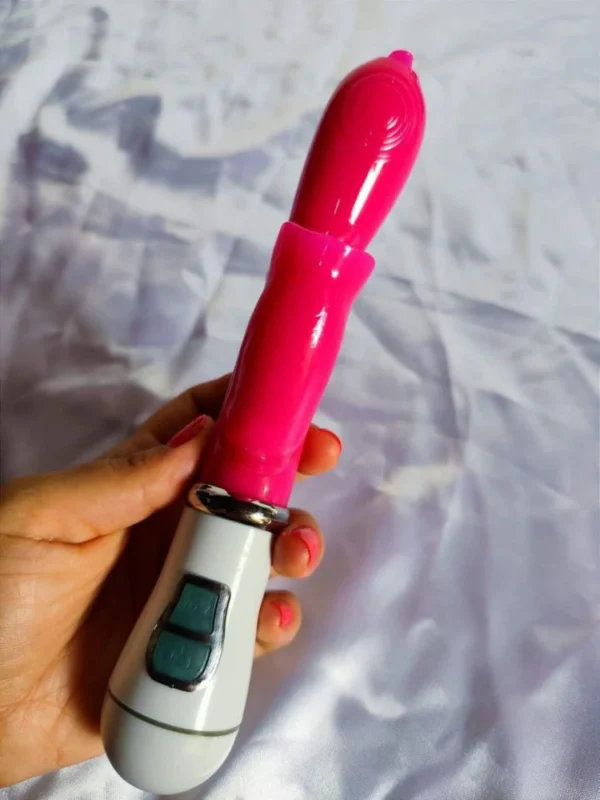 VIBRADOR COM ESTIMULADOR CLITORIANO 12 MODOS DE VIBRAÇÃO À PILHA (NÃO INCLUSA) - Imagem 12