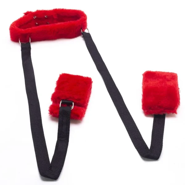 COLEIRA EM PELÚCIA COM AMARRAS PARA PERNAS SEXY FANTASY REF915 VERMELHO